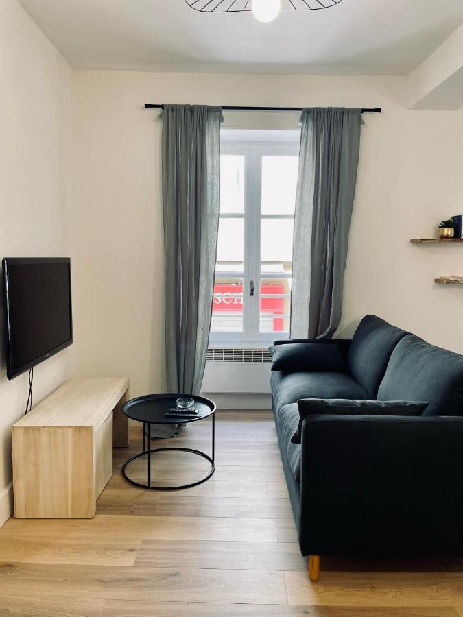 Superbe T2 En Plein Centre D'ajaccio, Rue Fesch * Ajaccio (Corsica)